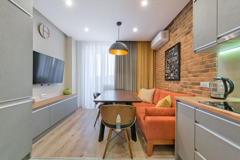Smart Tips for Organizing Small Living Spaces for Comfort and Efficiency